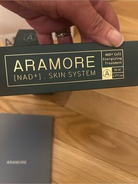 NWT ARAMORE revitalizing eye cream, full size